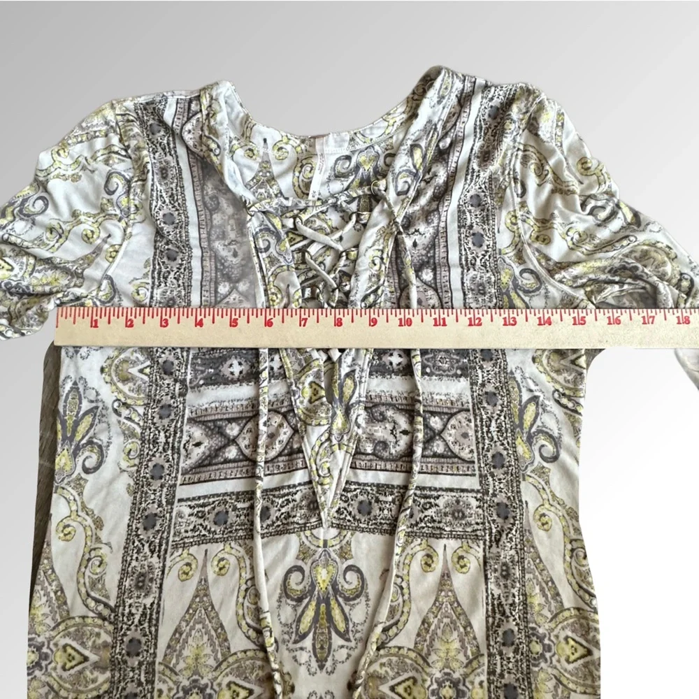 Free People Aloha Mai Tai Ivory and Gray Lace Up‎ Long Sleeve top Size Medium
